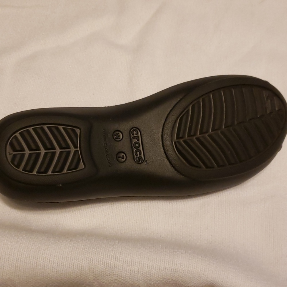 Crocs. - Picture 3 of 4